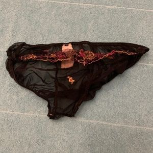 Vintage Black lace with detail